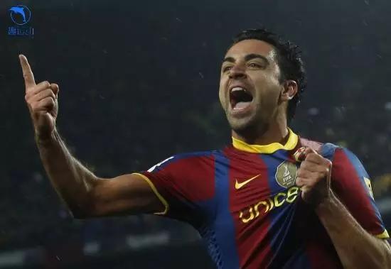 足球拉球过人技巧,背后运球转身过人教学