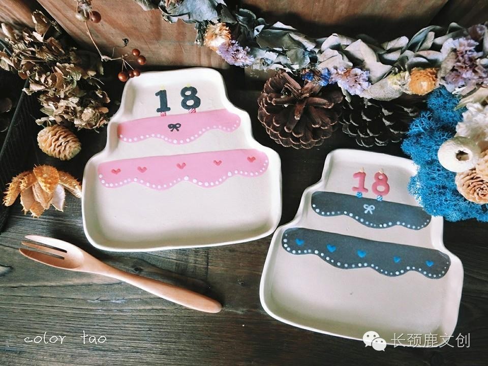 别拦我，我要吃了那些餐具