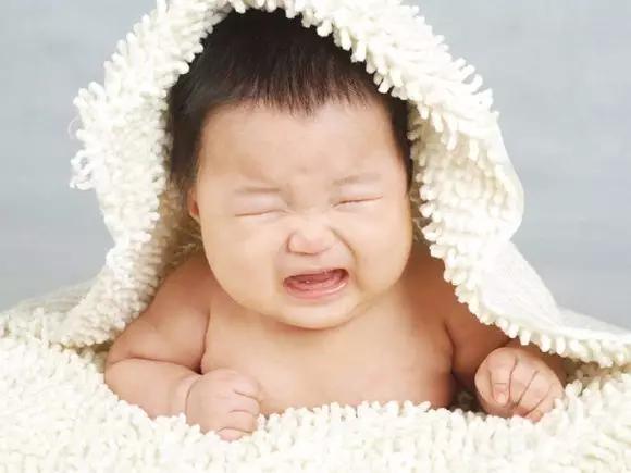 婴儿胀气肚子痛怎么办,婴儿经常肚子痛怎么回事