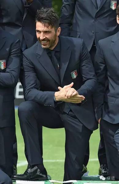 瓒崇悆鍜垖瑙嗛,瓒崇悆鍘熷湴鑸旂悆