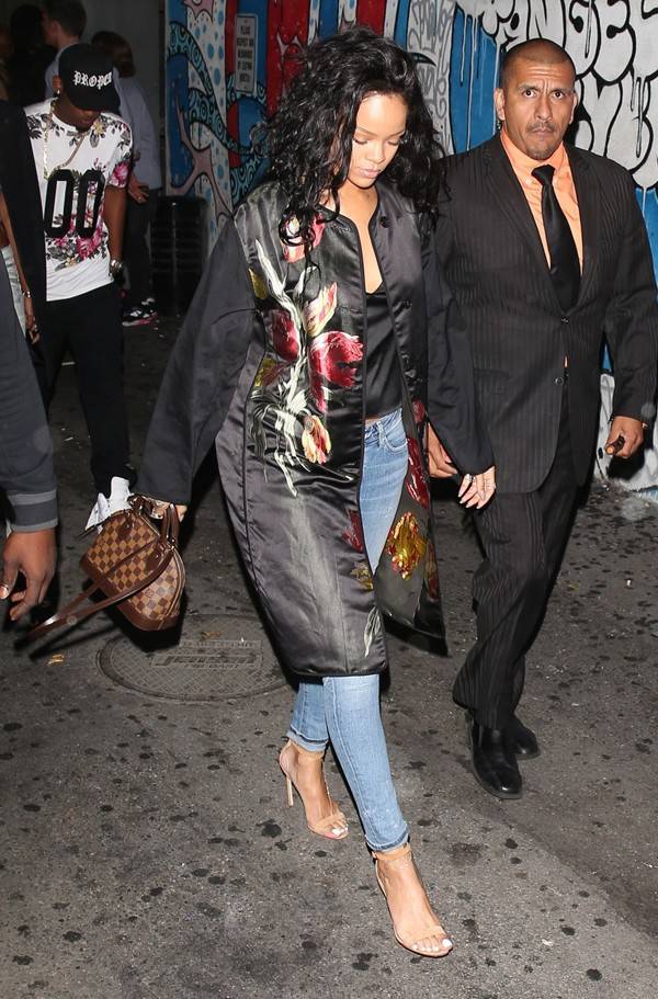 最近很火的明星lv包女,lvcapucines包