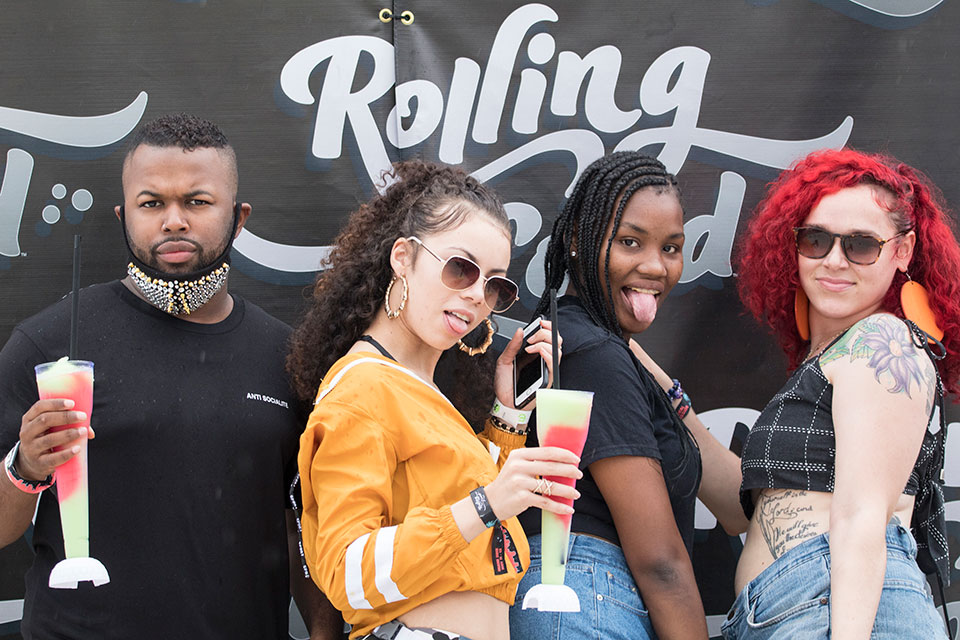 搭配宝典重点很多！嘻哈音乐节最潮穿搭了解一下！