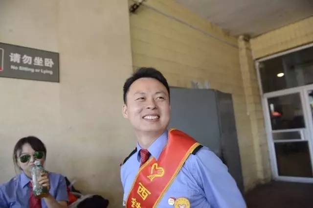 进入高温“烧烤”模式，看西铁青年怎样为了大家的安全代言！