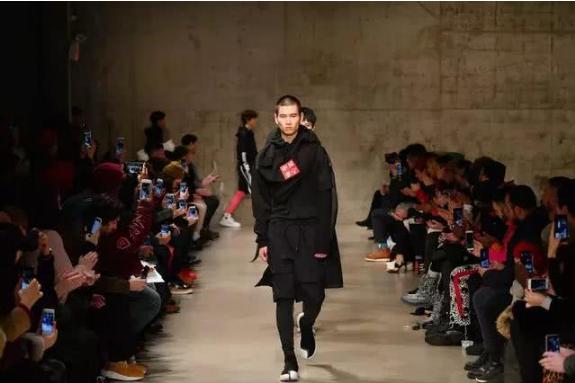 李宁新品发布市值蒸发多少,李宁市值最新事件