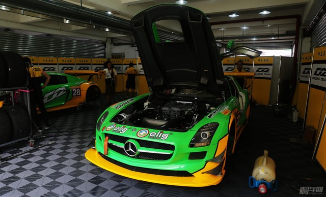 周末别宅啦快来看泛珠赛车节第一天的精彩花絮