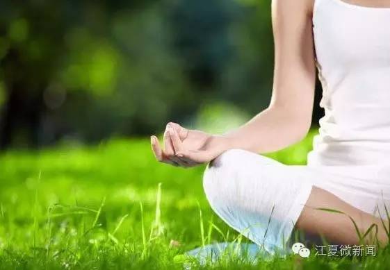 男子醒来躺在酒店,男子醉酒从酒店醒来逃跑