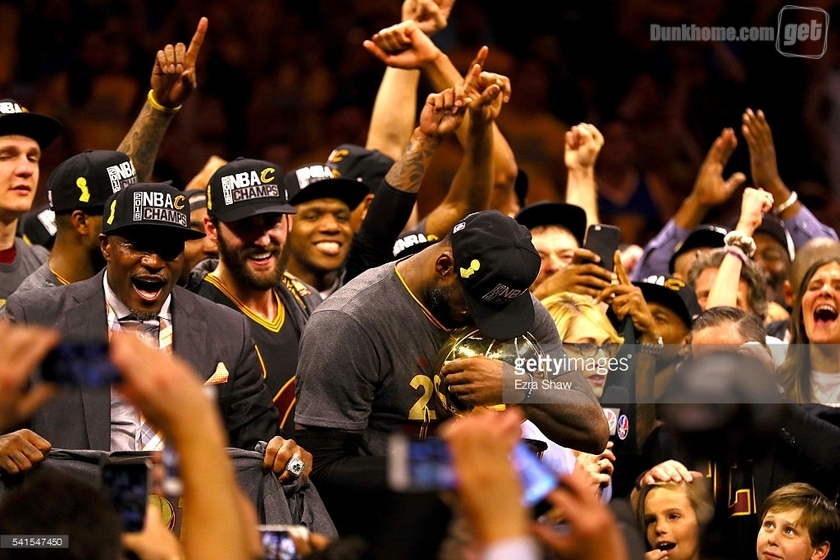 骑士历史首冠,2016勇士骑士总决赛g7