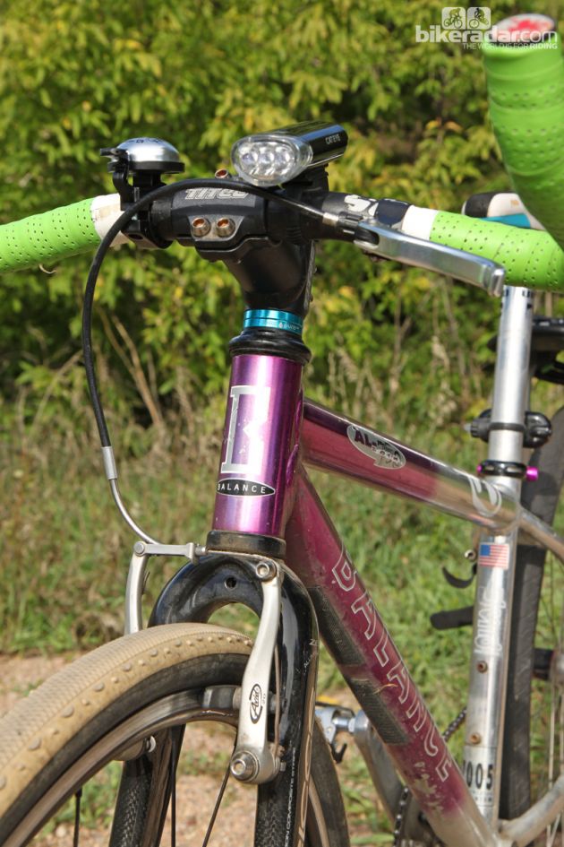 涔拌彍杞︽墜,璧涜溅鎵嬪紑杞︾殑鏍峰瓙