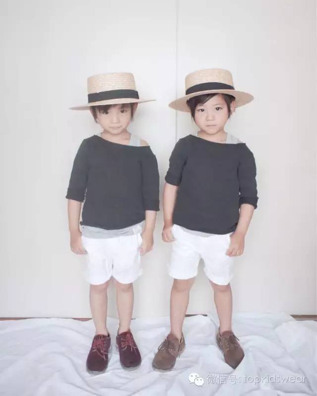 可爱又好看的双胞胎穿搭,双胞胎出门这样穿回头率超高