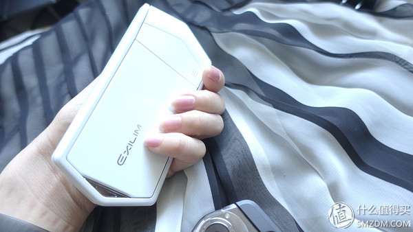 卡西欧自拍神器tr600什么时候上市,卡西欧自拍神器tr600怎么显示时间