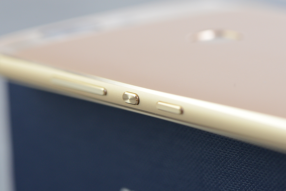 荣耀v8救砖,王者荣耀v8掉下来如何回去