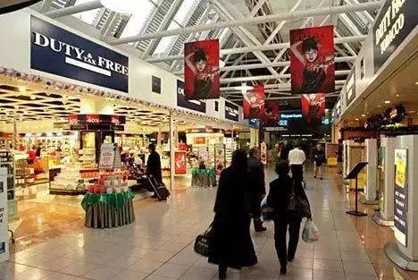 小编写完这条微信就请假去英国了，老板，这是我离英国最近的时刻