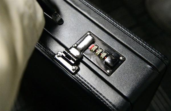 揭秘！美女直播年薪百万的真相~竟然是这样...