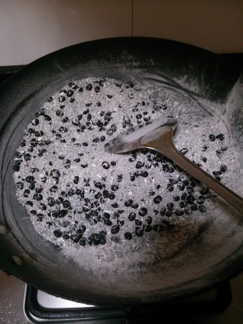 喝什么水能让头发变黑,想要头发乌黑发亮用什么洗发水