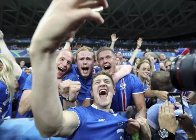 冰岛战胜英格兰维京战吼,冰岛2比1英格兰维京战吼