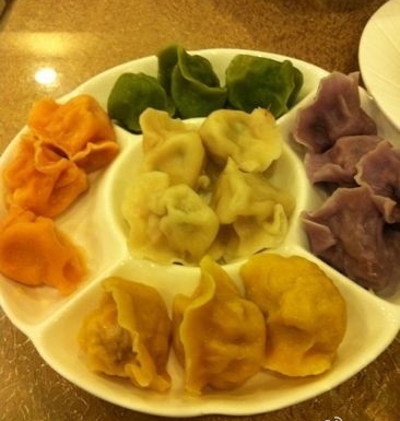 他家凉粉好吃，为啥不要钱？一家红火十年餐馆的生意经