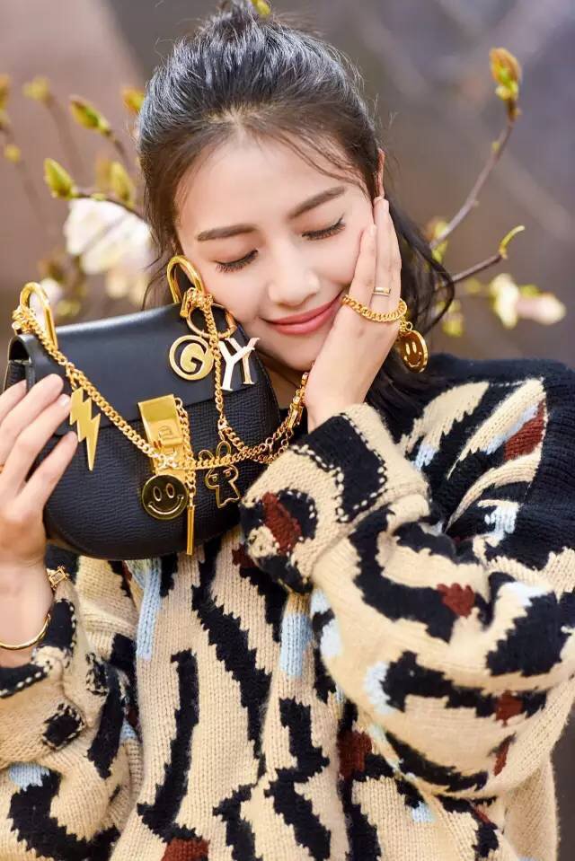 她的衣品,她的发型穿搭才是流行范本