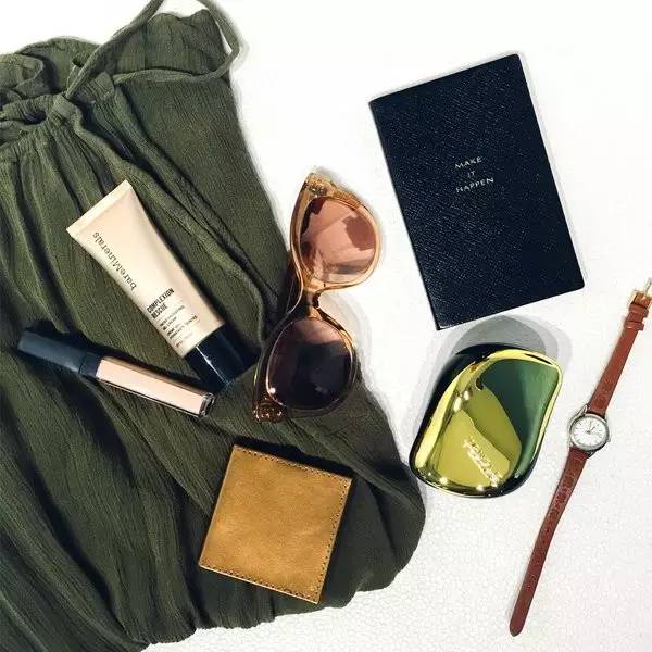 拜托，我虽关心女神包里有啥，但我的够实用就好了