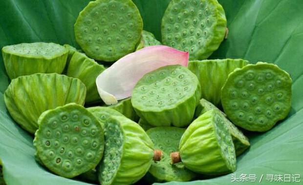 又见荷花开，莲（花、叶、子、藕）通身都是宝；上天馈赠！