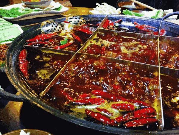 正宗的重庆火锅打折飞的来敲门,还不赶紧签收!