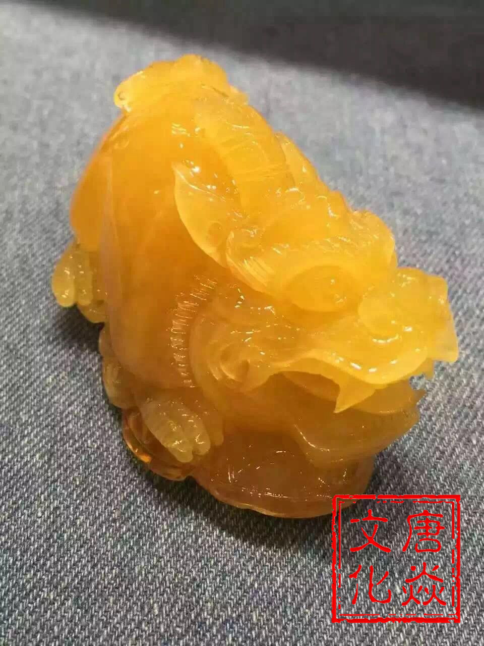 鸡油黄蜜蜡吊坠价格多少,顶级蜜蜡鸡油黄长什么样