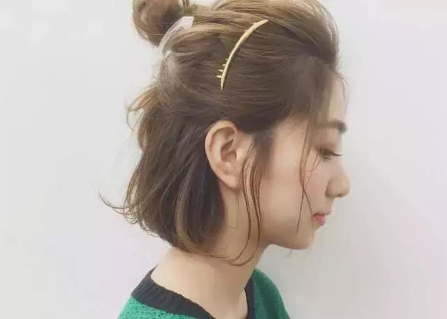 显年轻的发型扎法半扎短发,短发女孩扎古代头发怎么扎
