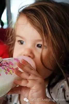 作为孩子的妈妈就要有超人的能力,0-3个月建议用哪款奶瓶