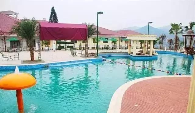 南充哪有好耍的游泳池,南充附近游泳池水上乐园