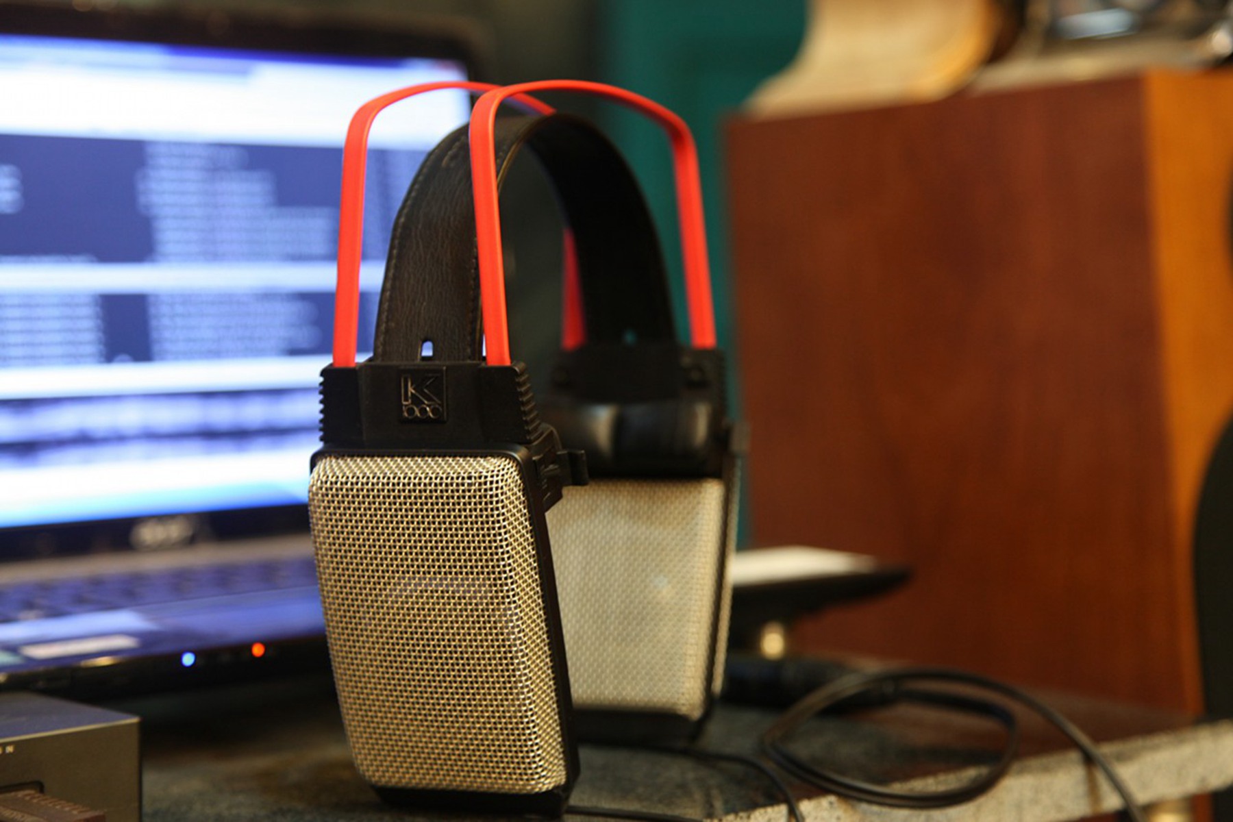 离心脏最近的耳朵穴位,离心脏最近的距离在哪