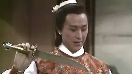 他曾风光不可一世，80岁杖朝之年抱得美人归，脾气依旧火爆