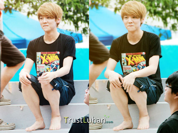 鹿晗巅峰时期有多夸张高街穿搭,鹿晗早期惊艳足球服照