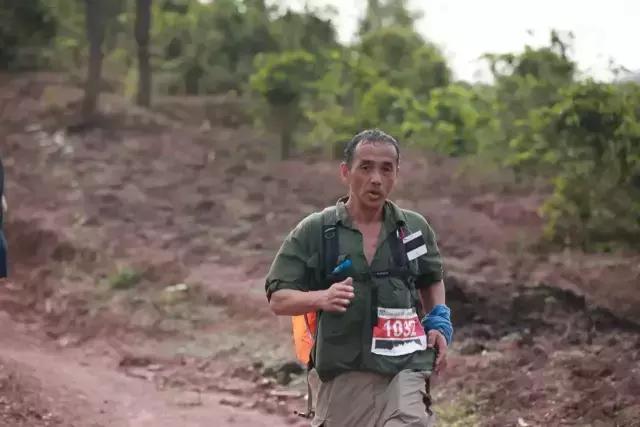 红军精神照我行——花甲老人100公里越野跑全记录