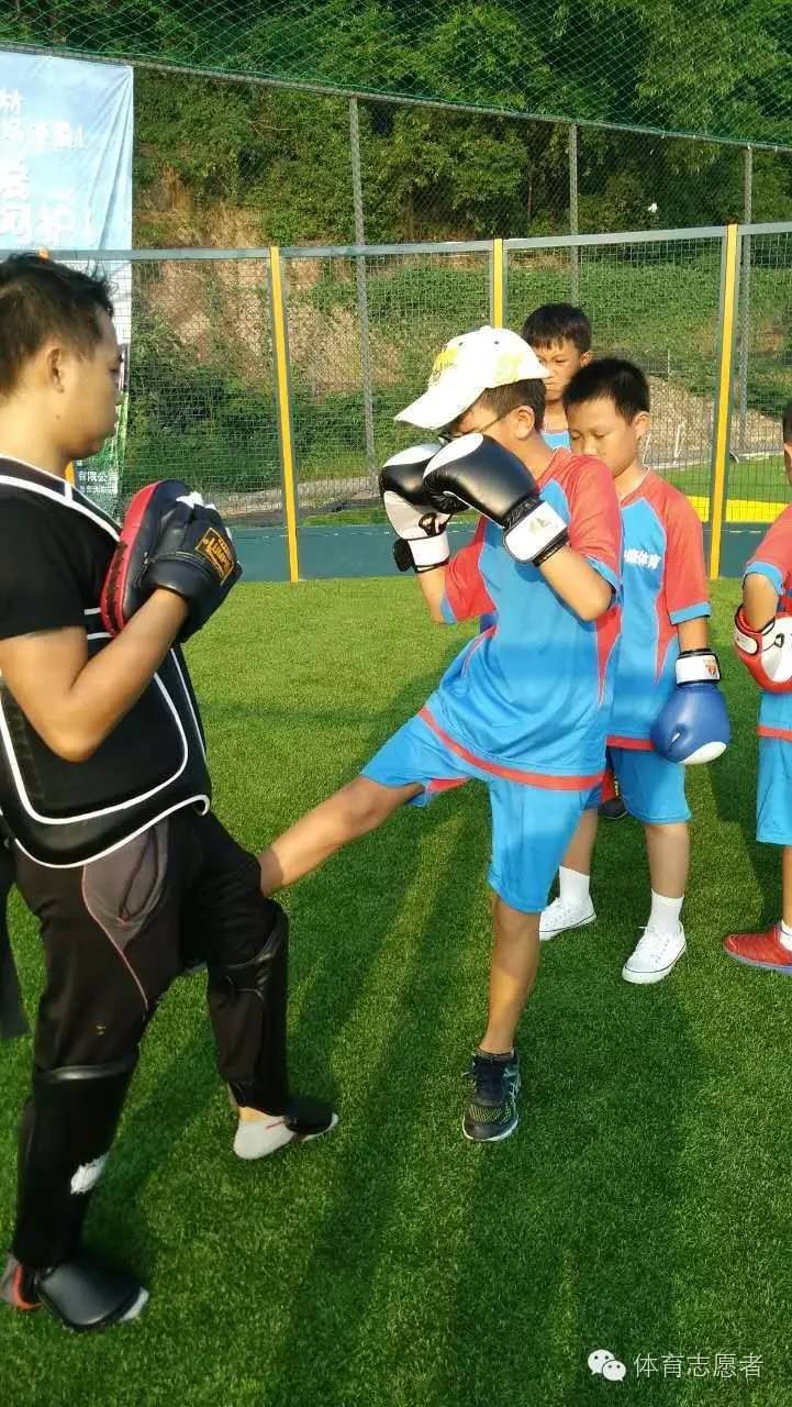 有传闻，苍老师要到6号体育公园开班，教足球，与粉丝互动？！