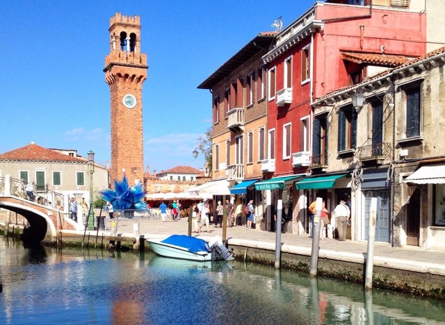 威尼斯不坐船可以吗,威尼斯不会太潮吗