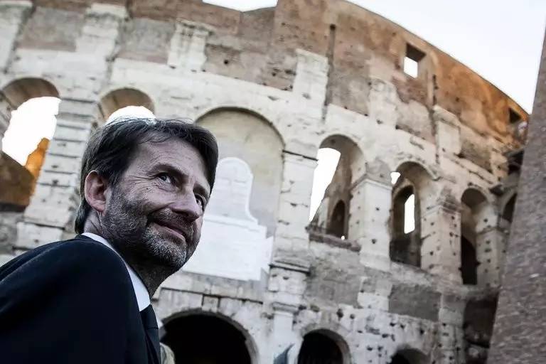 这是一座豆豆鞋建成的罗马斗兽场