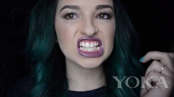 1星期千万收视:在嘴唇上涂抹100层唇彩会怎样?