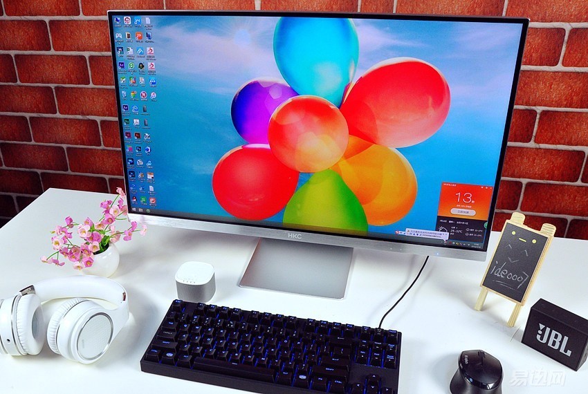 专门为设计师提供的一款显示器,设计师为什么喜欢苹果电脑