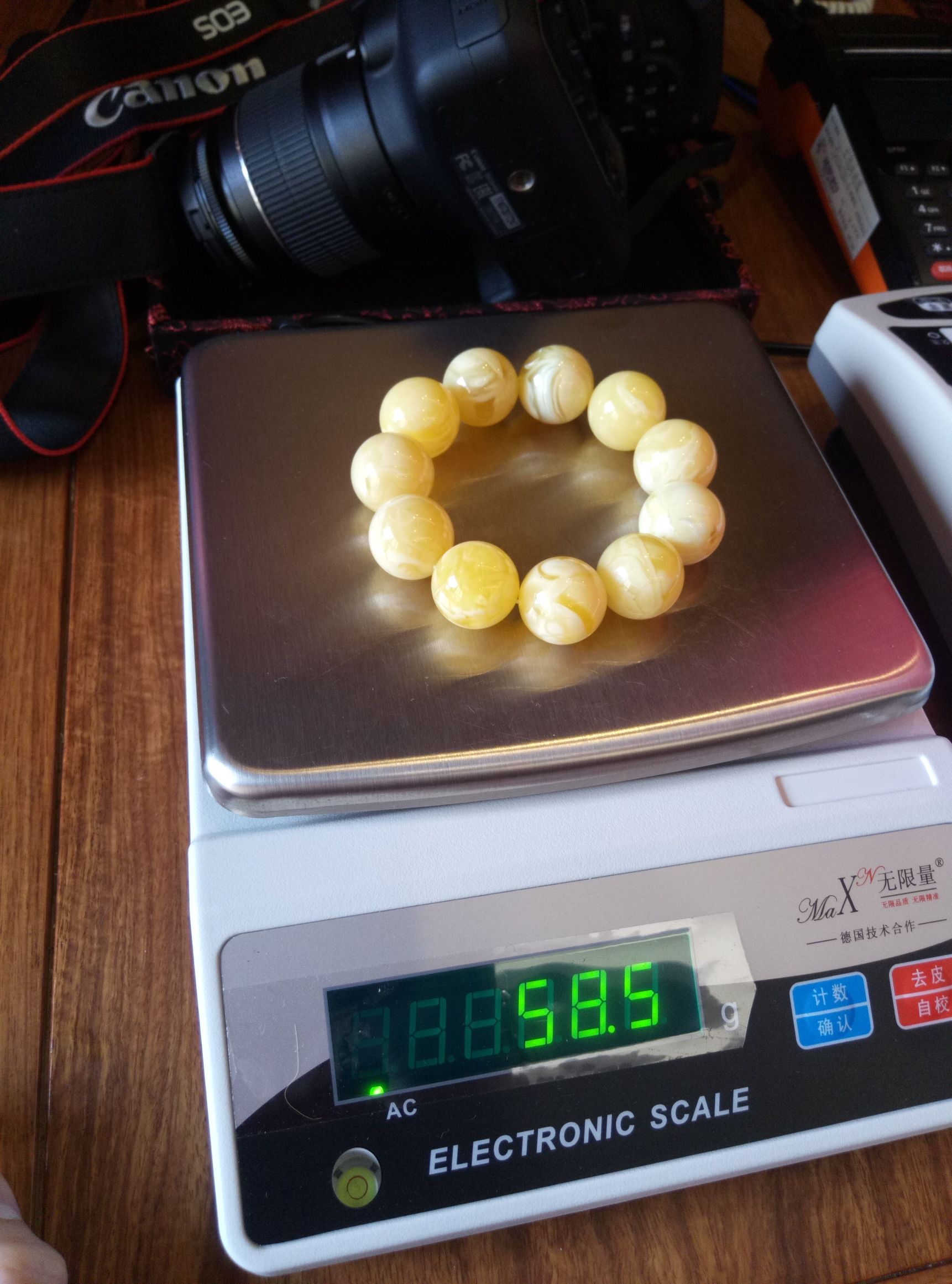 鉴别蜜蜡真假的十个方法,最简单辨别蜜蜡真假的方法