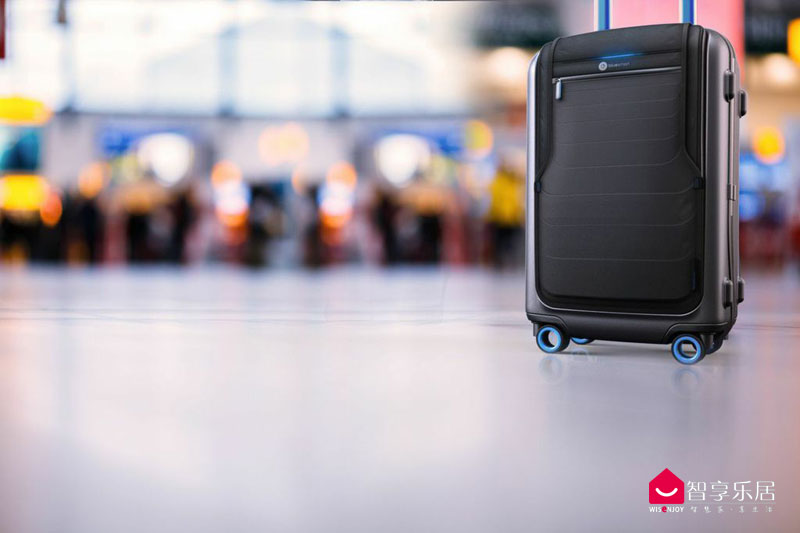 有了行李箱方便多了,有拉杆的箱子