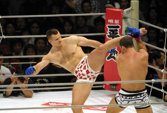 克罗地亚战警高扫集锦,格斗史上第一名