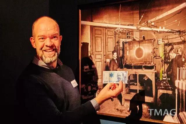 北欧看鲸鱼极光,看极光追逐鲸鱼