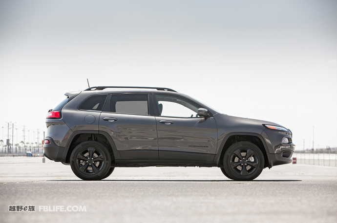 jeep自由光2.0自然吸气六万公里,转型之作第6集完整版