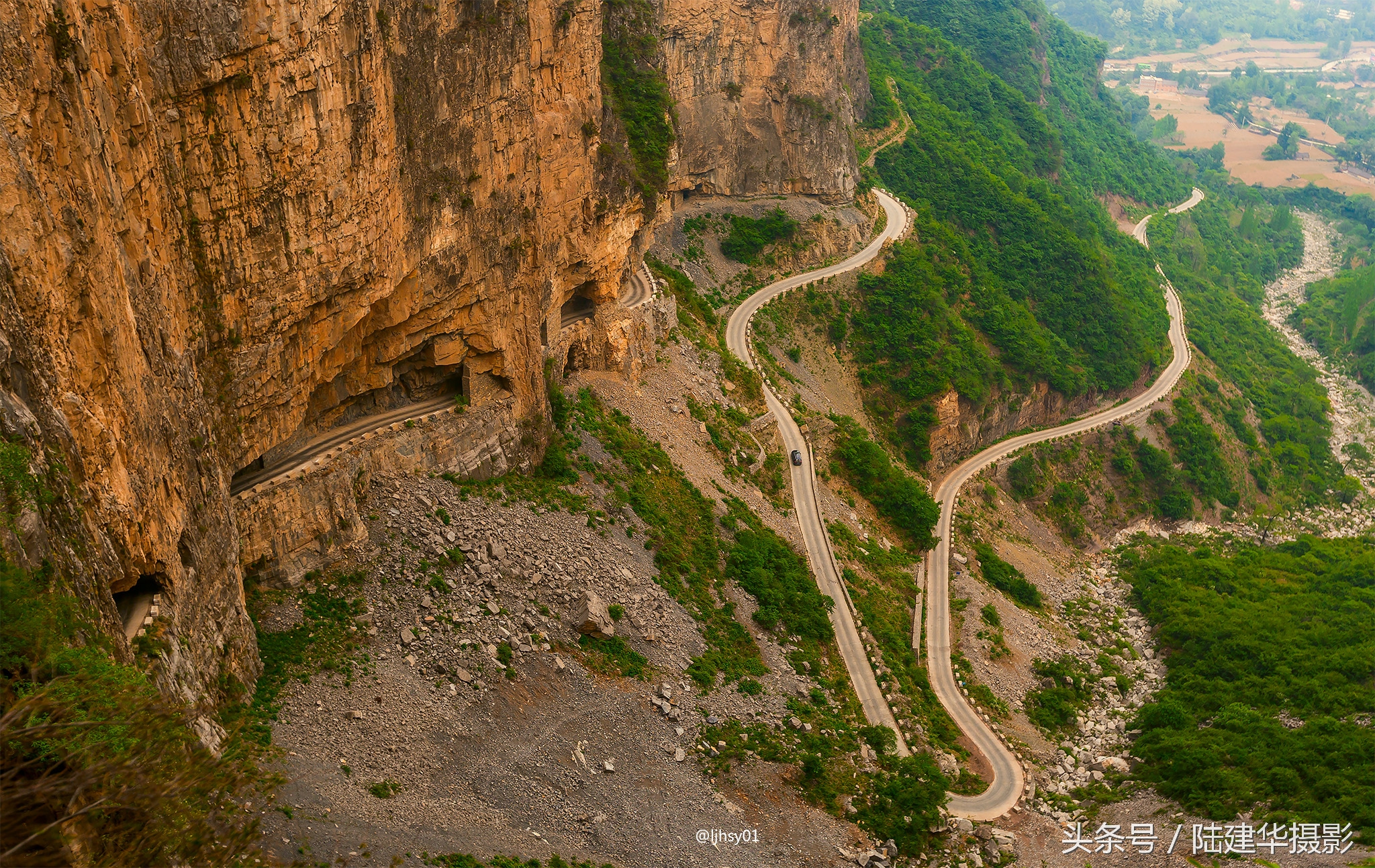 锡崖沟挂壁公路第一视角,锡崖沟悬崖上的挂壁公路