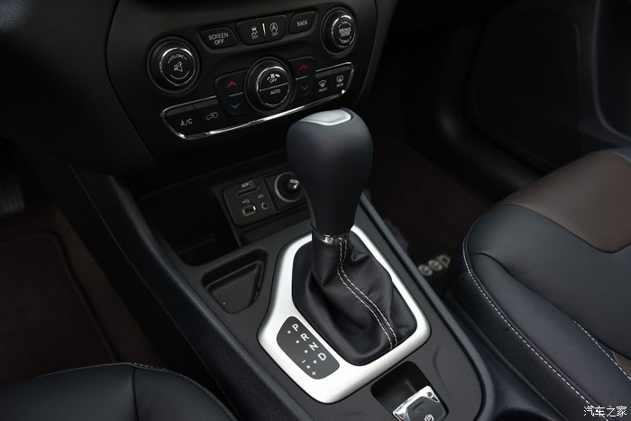 酷斯特女王再次登场：16款2.4L领先版自由光提车作业