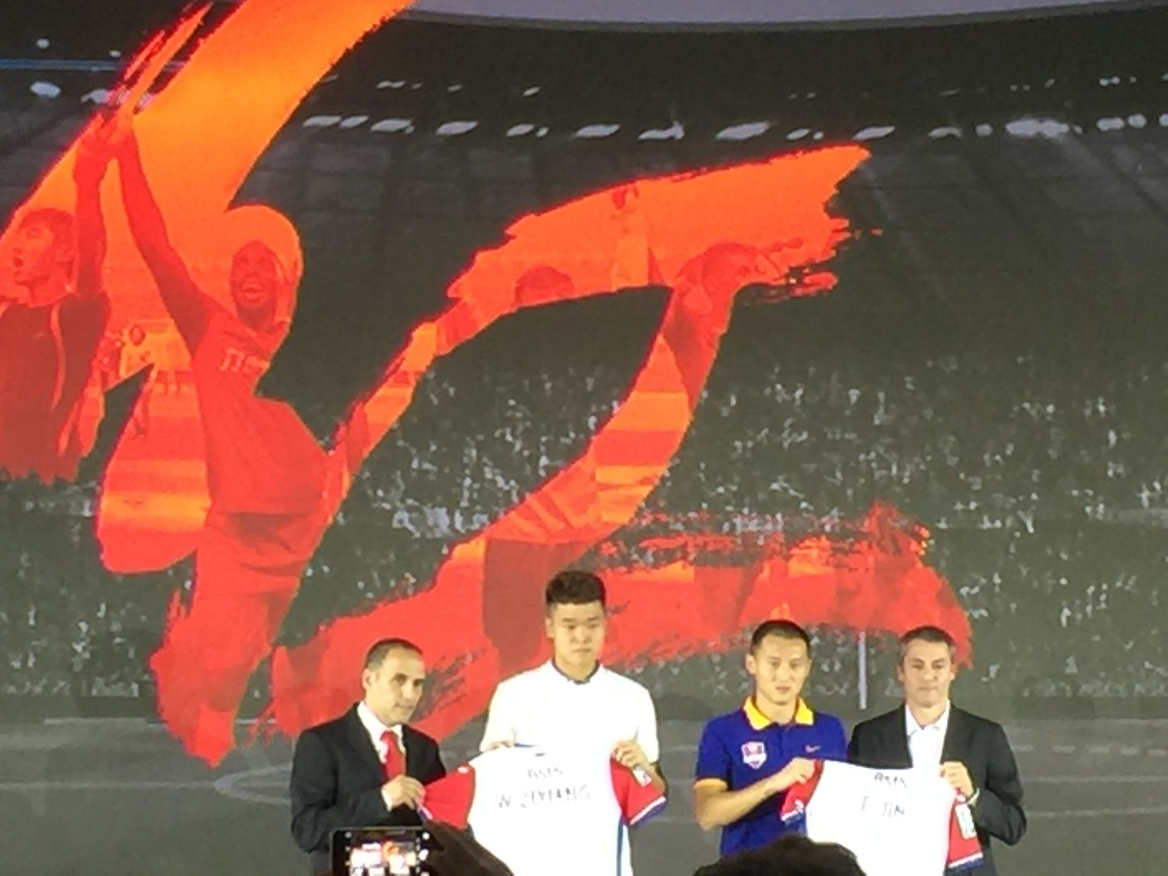 重庆足球为什么这么火,重庆足球改了几次名