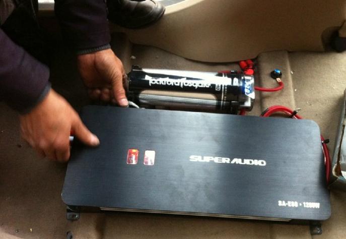 五菱宏光miniev马卡龙音响改装,五菱宏光v前门加装音响喇叭