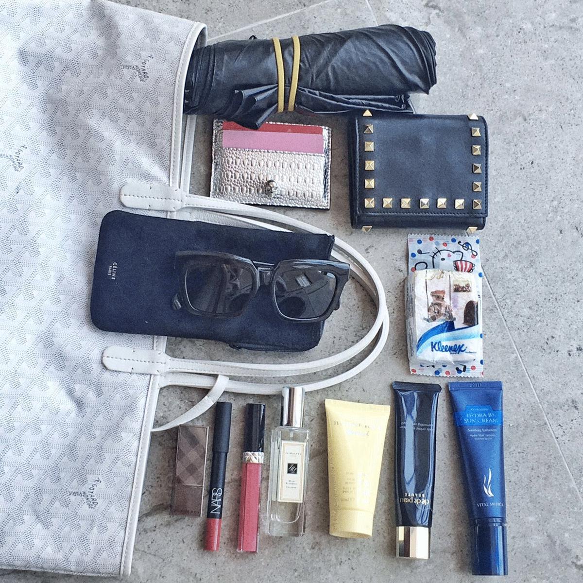 粉丝寄来的包,粉丝寄来了一箱包包