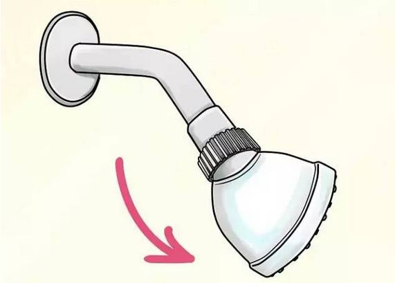 衣服褶皱没熨斗怎么办,衣服有褶皱没有熨斗怎么办