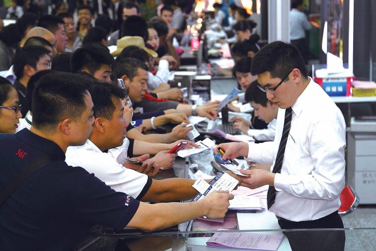 中国民航晚点率排名,中国民航一年的航班次数