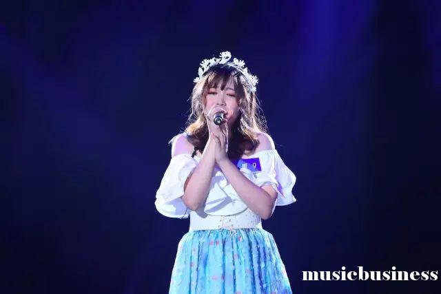 二次元闯入三次元,打破次元壁前往二次元你会干什么